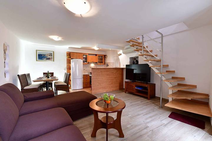 Maison de vacances près de la mer in Baška, Krk
