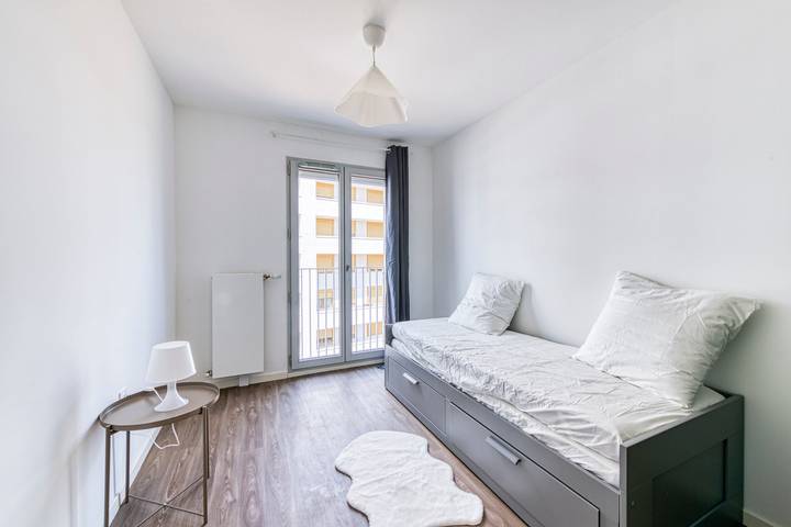 Appartement entier, Les Doux Epis - appt proche gare Rer in Cergy, Val-d'Oise