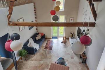 Gîte pour 9 personnes, avec jardin et terrasse à La Chapelle-Faucher