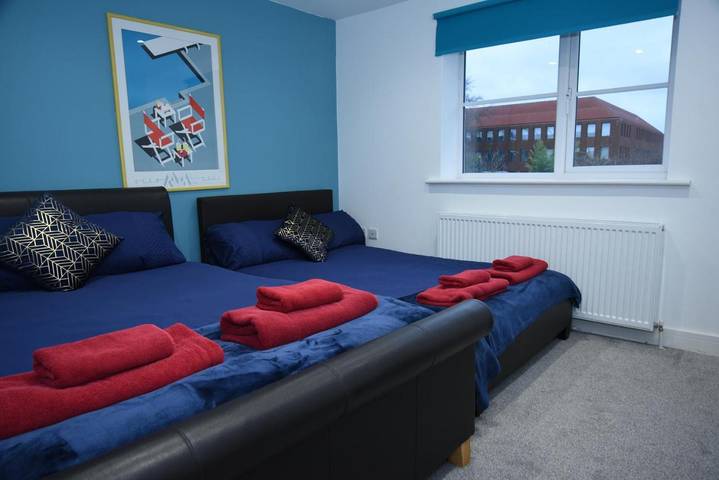 Casa de vacaciones para 14 personas, con piscina además de jacuzzi y jardín - 1