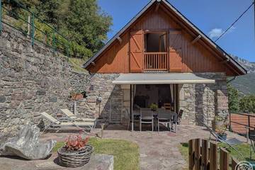 Gîte pour 6 personnes, avec jardin à Cierp-Gaud