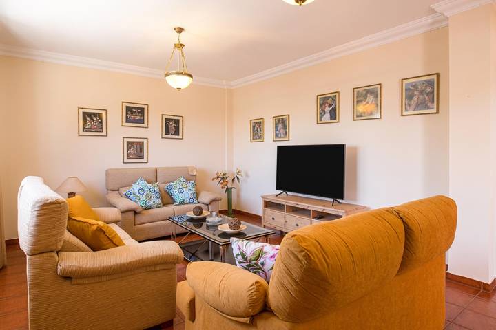 Villa Malena con vistas a la montaña, jacuzzi, Wi-Fi, balcón y terraza; aparcamiento disponible, se admiten mascotas in El Jablito, La Oliva