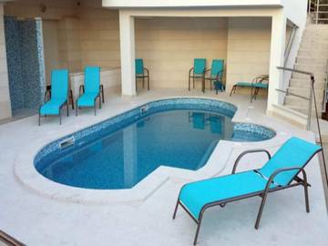 Ferienwohnung für 2 Personen, mit Pool und Terrasse, mit Haustier in Brela