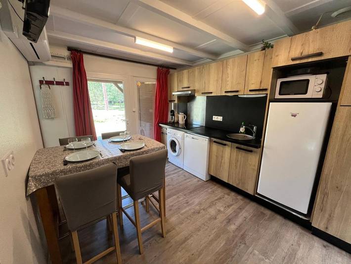 Parc de vacances pour 4 personnes, avec vue et bassin pour enfant ainsi que jardin et piscine, adapté aux familles dans les Landes - 2