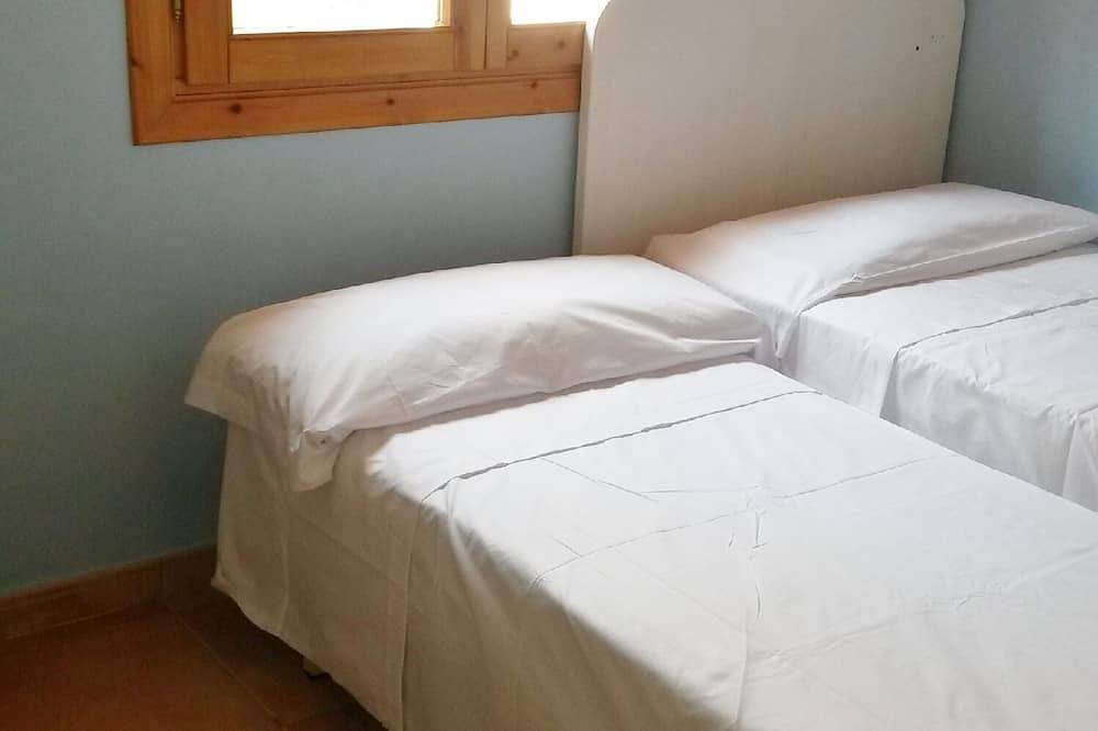 Casa De Vacaciones Con Piscina Privada, Mar Espectacular Y Vista A La Montaña in San Cipriano de Vallalta, Costa del Maresme