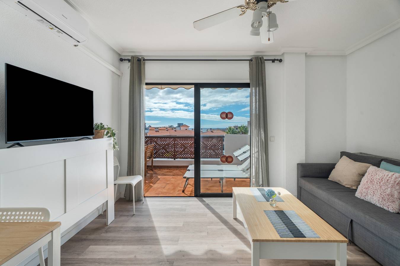 Ganze Wohnung, Ferienwohnung 'Oasis Del Sur' mit Meerblick, Wlan und Klimaanlage in Las Adelfas, San Miguel de Abona