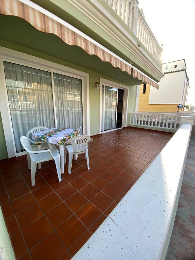 Apartamento de vacaciones para 2 personas, con vistas además de terraza y piscina - 1