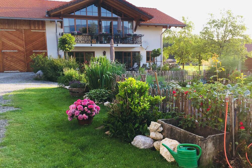 Ganze Wohnung, Ferienwohnung zum Bauerngarten in Baunigl, Riedering