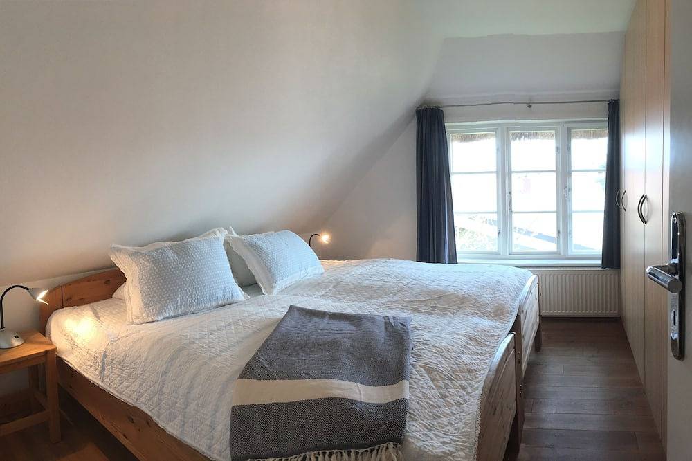 Ganze Wohnung, Alte Schule - Wohnung 2 im Dorf bekannt aus \"Gegen den Wind\" in St. Peter-Ording, Eiderstedt