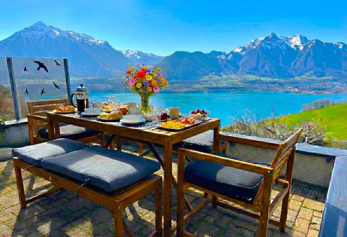 Chalet für 8 Personen, mit Balkon und Terrasse sowie Garten und Seeblick in Sigriswil