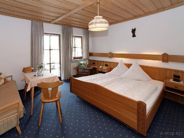 Pension, mit Balkon/Terrasse und Terrasse sowie Garten und Sauna in Achslach - 4