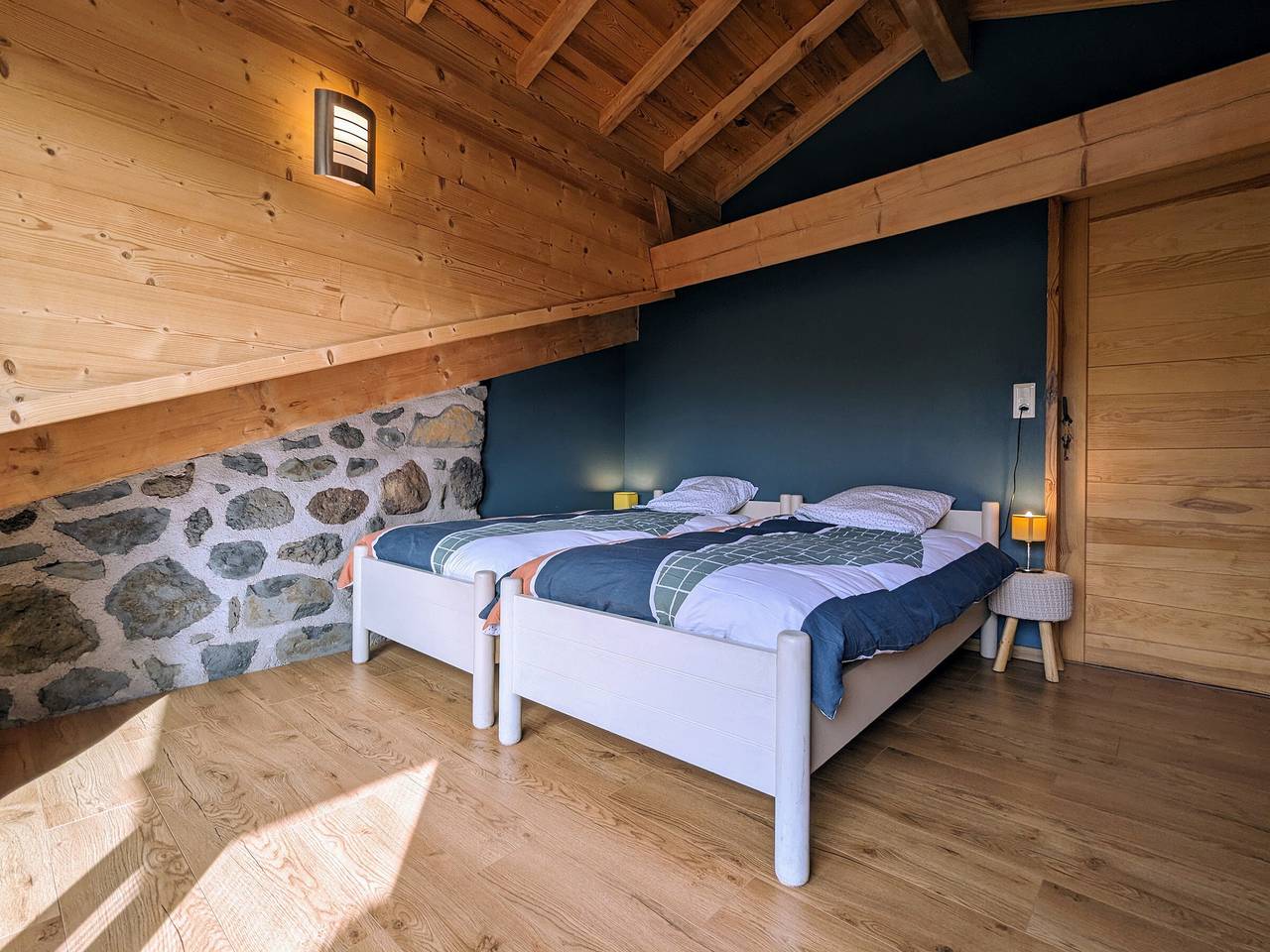 Gîte confortable près de la Cascade de la Beaume avec terrasses et parking privatif in Solignac-sur-Loire, Haute-Loire