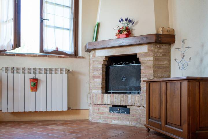 Appartamento intero, Appartamento 'Agriturismo Carpineto' con piscina condivisa, terrazza privata e Wi-Fi in Asciano, Siena e dintorni