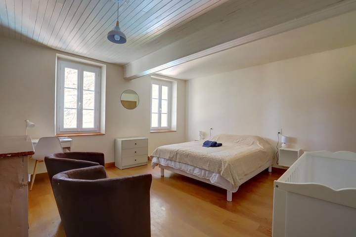Gîte pour 14 personnes, avec terrasse ainsi que piscine et jardin dans le Tarn - 4