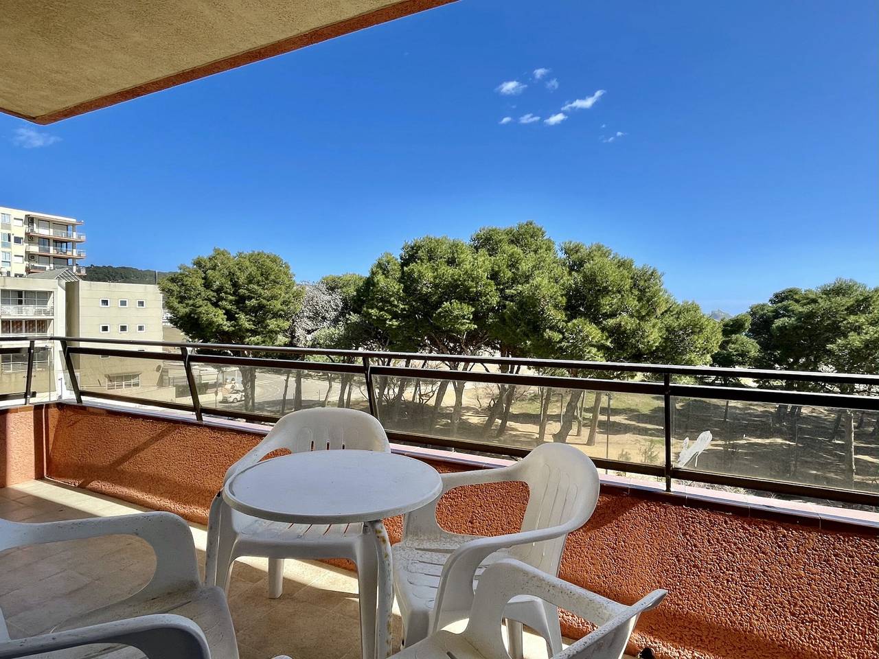 Apartamento entero, Apartamento en la playa de L'Estartit con piscina, 2 habitaciones para 5 personas in L' Estartit, Estartit