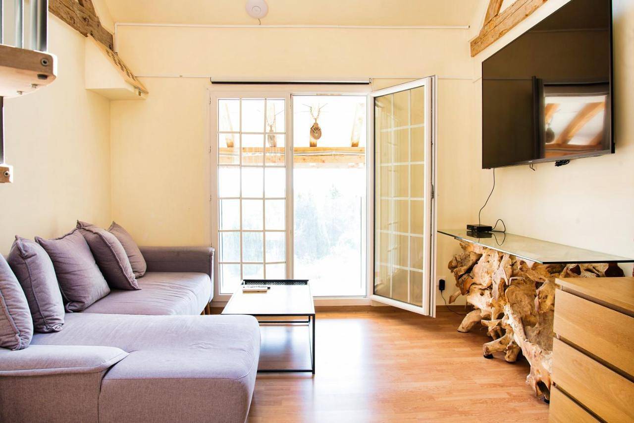 Appartement entier, Two-Bedroom Apartment in Divonne-les-Bains, Gex