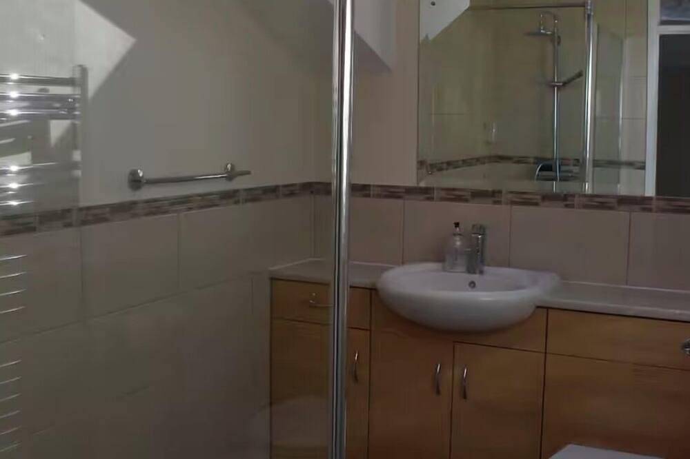 Hampshire Townhouse 10 mins walk from beach in Gosport, Hampshire