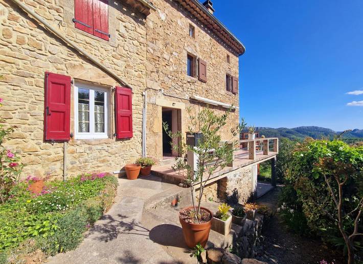 Gîte pour 10 personnes, avec balcon et jardin