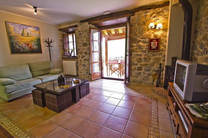 Gîte pour 5 personnes, avec terrasse et jardin dans Cotillo