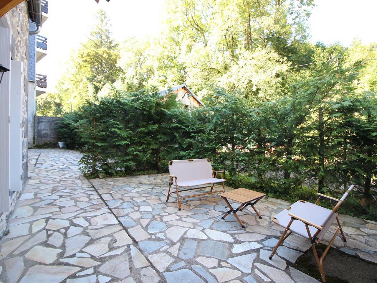 Ganze Wohnung, Mont-Dore: Charmante Appartement T2 avec Terrasse, 200m des Thermes, Wifi, Capacité 4 Pers. in Mont-Dore, Regionaler Naturpark Volcans d'Auvergne