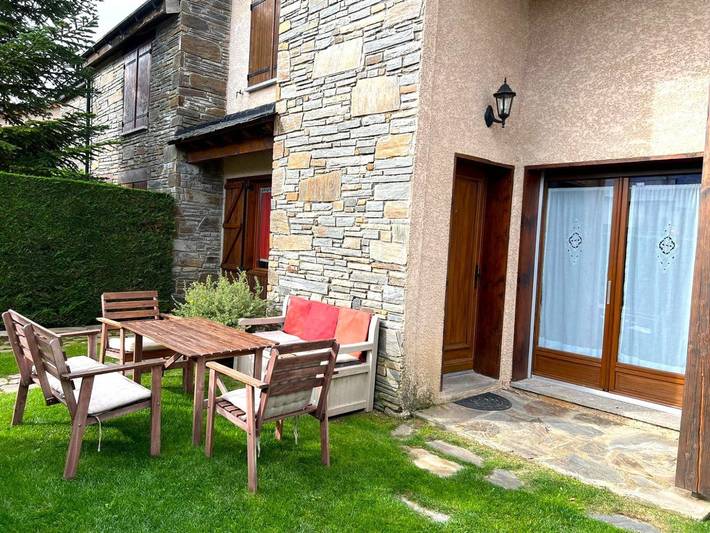 Location de vacances pour 9 personnes, avec jardin à Sainte-Léocadie - 4