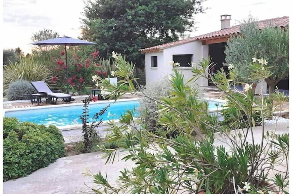 Perle rare :Villa de Campagne 140 m2 avec Piscine son pool house & Grand jardin in Le Thor, Vaucluse