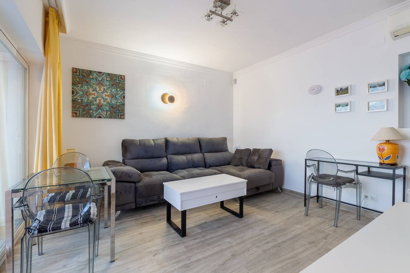 Apartamento entero, Casa Bungalow - Vistas al mar in Playa El Bajondillo, Torremolinos