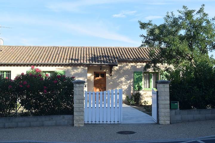 Gîte pour 7 personnes, avec terrasse et jardin - 1