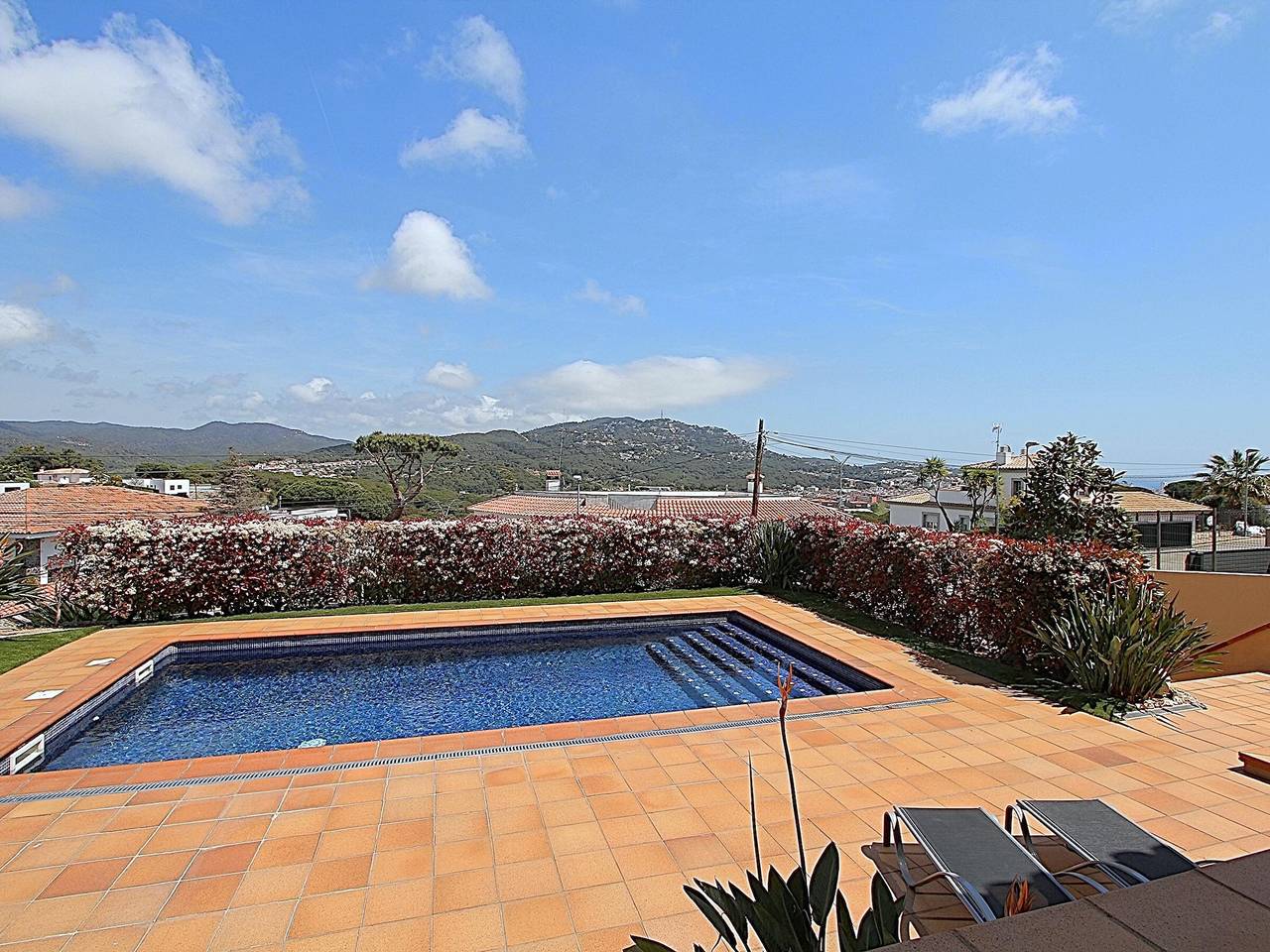 Villa Margot, vistas al mar, piscina privada a solo 2 km de la playa in Sant Pere del Bosc, Lloret de Mar