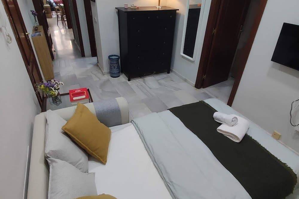 Entire apartment, Elegance and comfort in the heart of Malaga in Malaga Centro Historico, Malaga