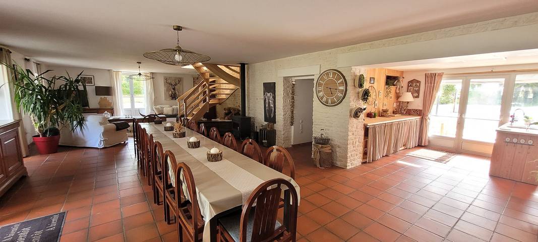 Gîte pour 20 personnes, avec piscine ainsi que terrasse et jardin, animaux acceptés en Bretagne - 3