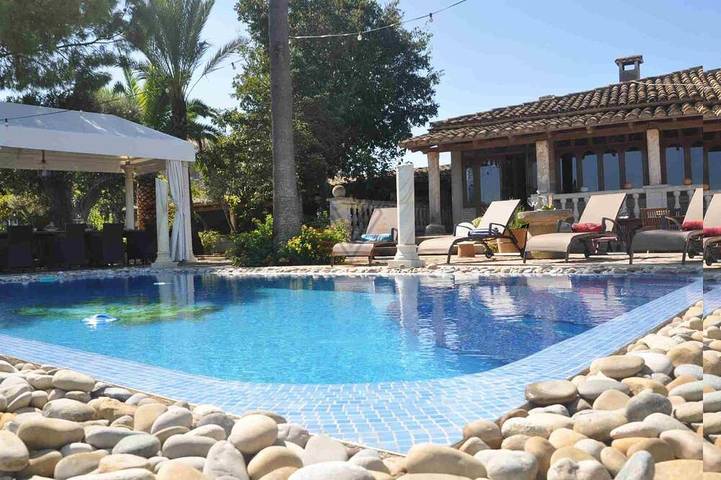 Gîte pour 8 personnes, avec balcon et jardin