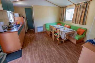 Camping pour 4 Personnes dans Murol, Région de Besse-et-Saint-Anastaise, Photo 3