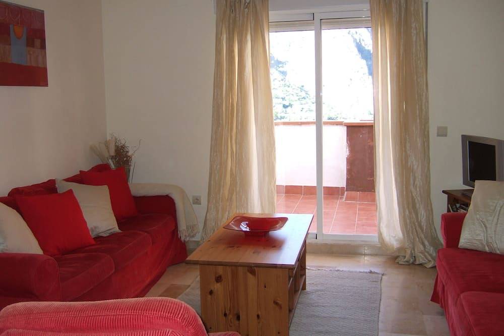 Apartamento entero, Ático con impresionantes vistas al lago. Ideal para Granada / Sierra Nevada. ¡Wi-Fi gratis! in Entorno de Sierra Nevada, Güejar Sierra