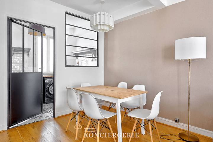 Appartement entier, Appartement de vacances pour 5 personnes in Tour Eiffel, Paris