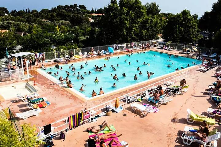 Mobil home pour 4 personnes, avec piscine et terrasse à la La Ciotat - 2