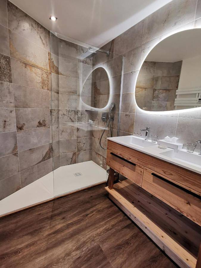 Chambre d’hôte pour 2 personnes, avec jardin ainsi que jacuzzi et sauna dans Courchevel 1300 (Le Praz) - 3