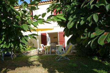 Location de vacances pour 4 personnes, avec jardin à Cadenet