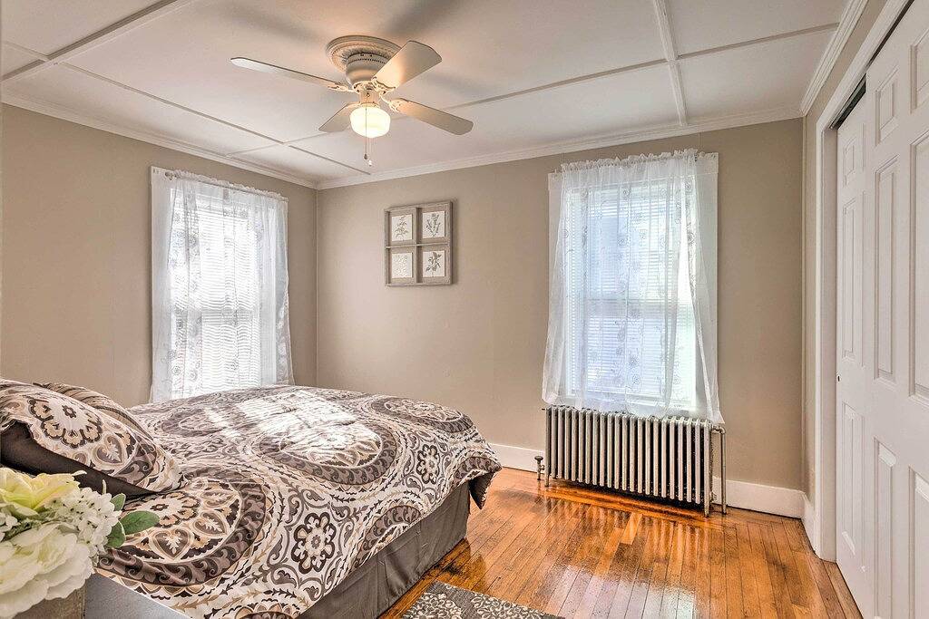 Newport House < 3 Mi to Beaches & Bowen’s Wharf! in Newport, Newport County