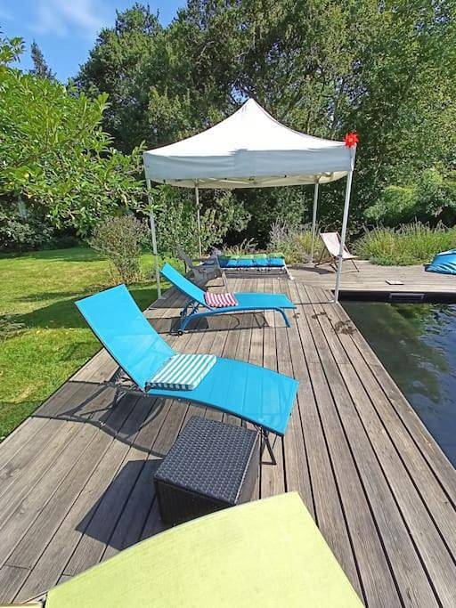 Gîte pour 4 personnes, avec vue ainsi que jardin et piscine à Saint-Martin-de-Hinx