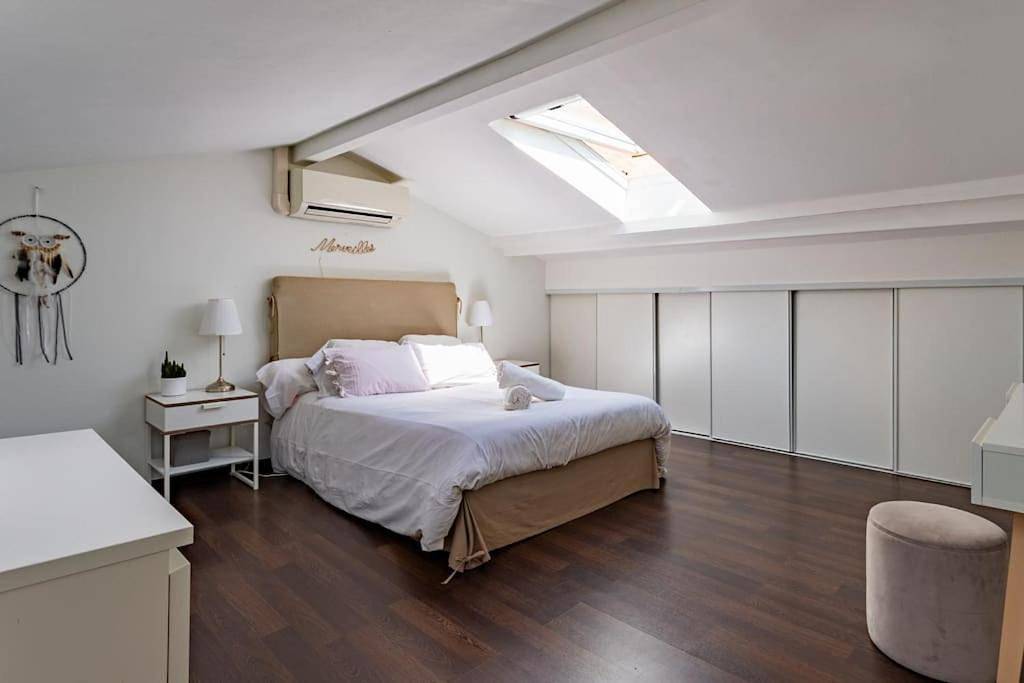 Three-Bedroom Apartment in Bacalan, Bordeaux