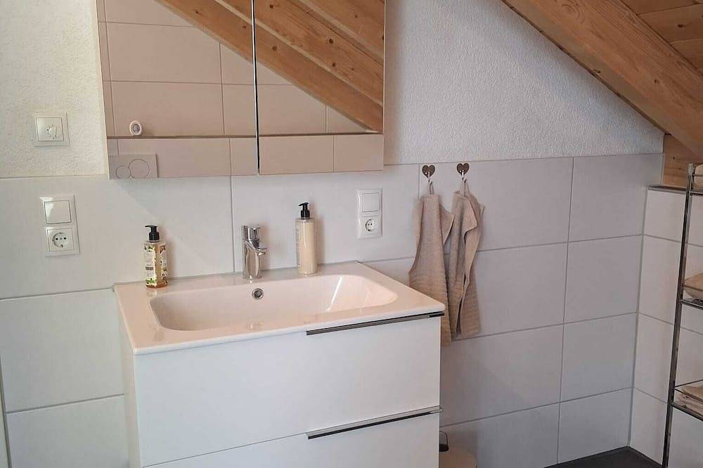 Ganze Wohnung, Naturzeit Allgäu, gemütliche Ferienwohnung mit Garten und Aussicht in Obergünzburg, Bayerisch Schwaben