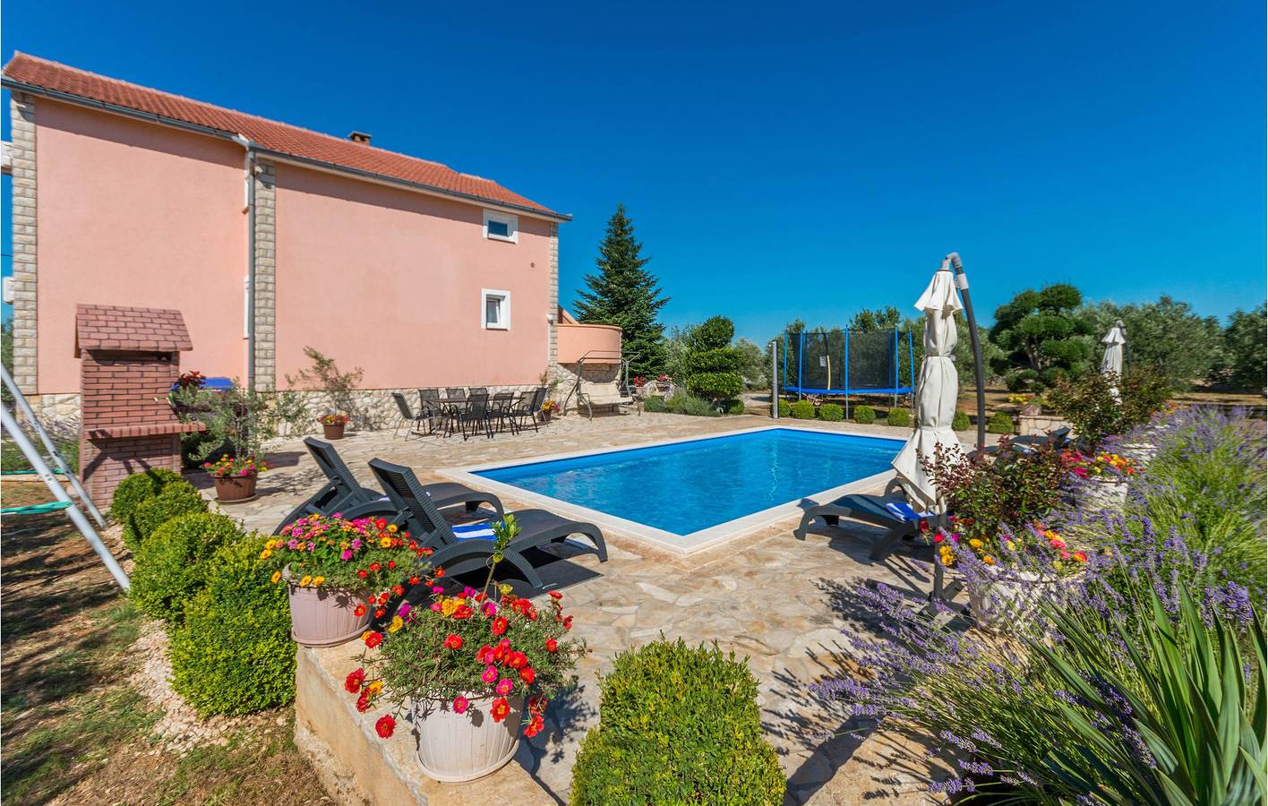 Ferienhaus für 10 Personen mit Garten in Grad Benkovac, Zadar
