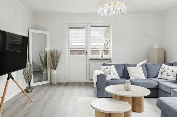 Renovated Three Floor Villa 164m^2 in Norrköping, Östergötland