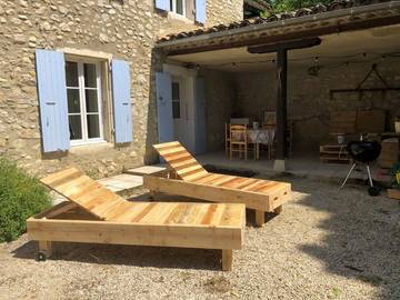 Gîte pour 4 personnes, avec jardin ainsi que piscine et terrasse à Charols