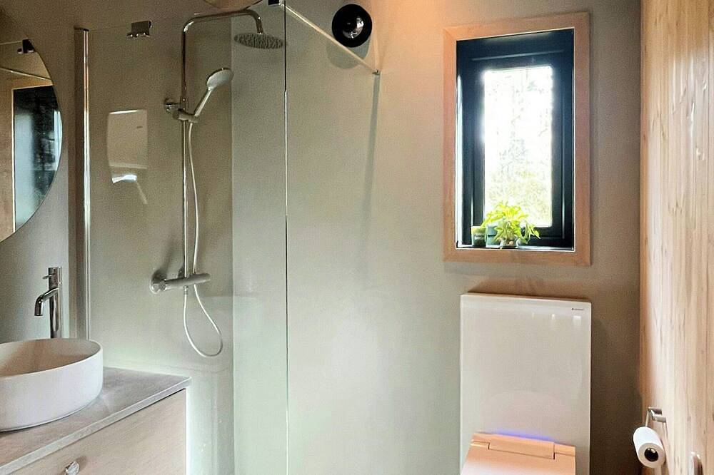 Ganze Wohnung, Moderne Hütte hoch über dem Storelva bei Eikefjord in Flora