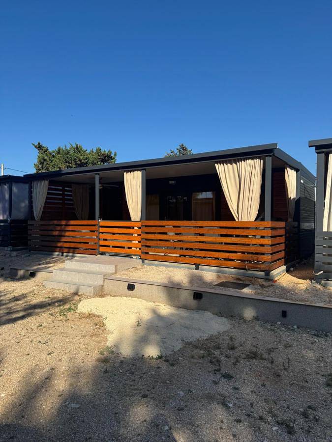 Camping für 6 Personen, mit Terrasse und Ausblick in Privlaka - 2