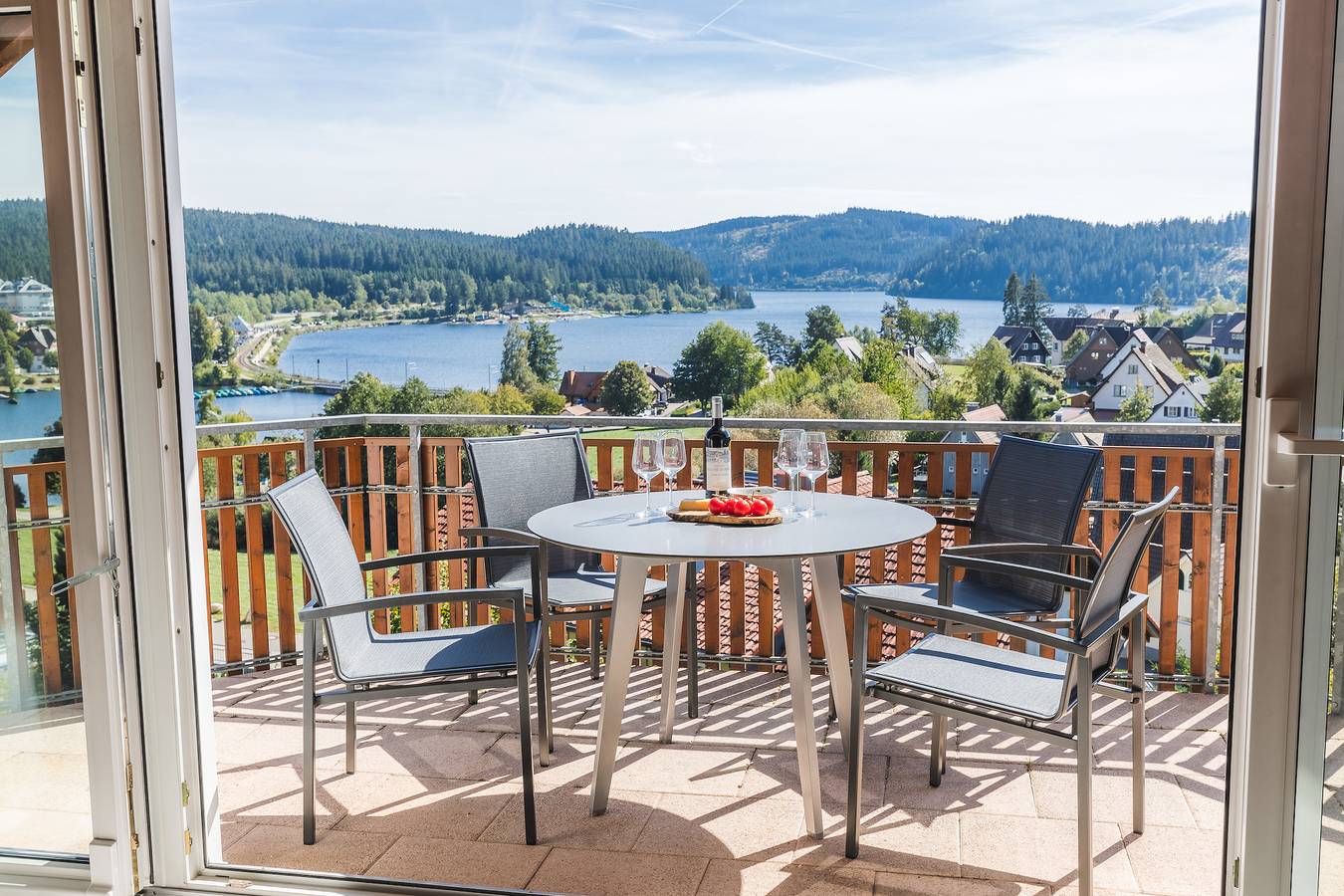 Ganze Ferienwohnung, Ferienwohnung Seeglück mit großzügigem Südbalkon und herrlichem Seeblick in Schluchsee, Südschwarzwald