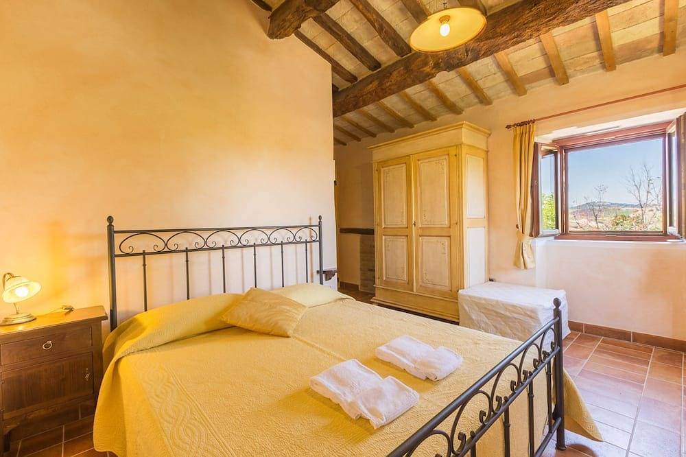 Villa Fufi, elegantes Landhaus mit beheitzter Pool in der Nähe von Arcevia, in der Ruhe des Lands de in Arcevia, Ancona Provinz