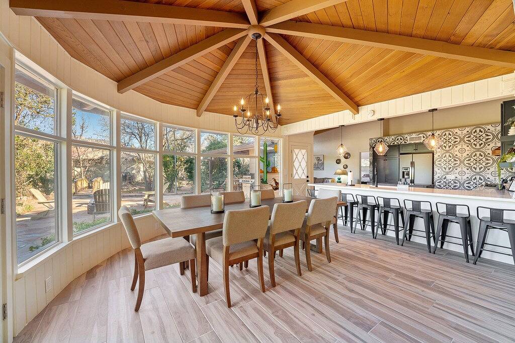 Brand New 2 Bed/2.5 Bath Renovation, Centrally Located in Sedona in Sedona, Oak Creek Canyon